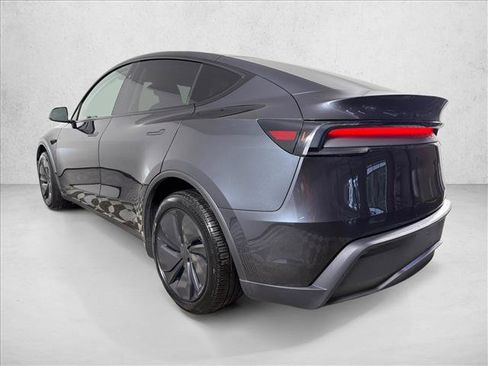 Used 2026 Tesla Model Y 2WD image 7