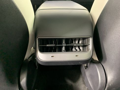 Used 2020 Tesla Model Y Long Range AWD/4WD image 30