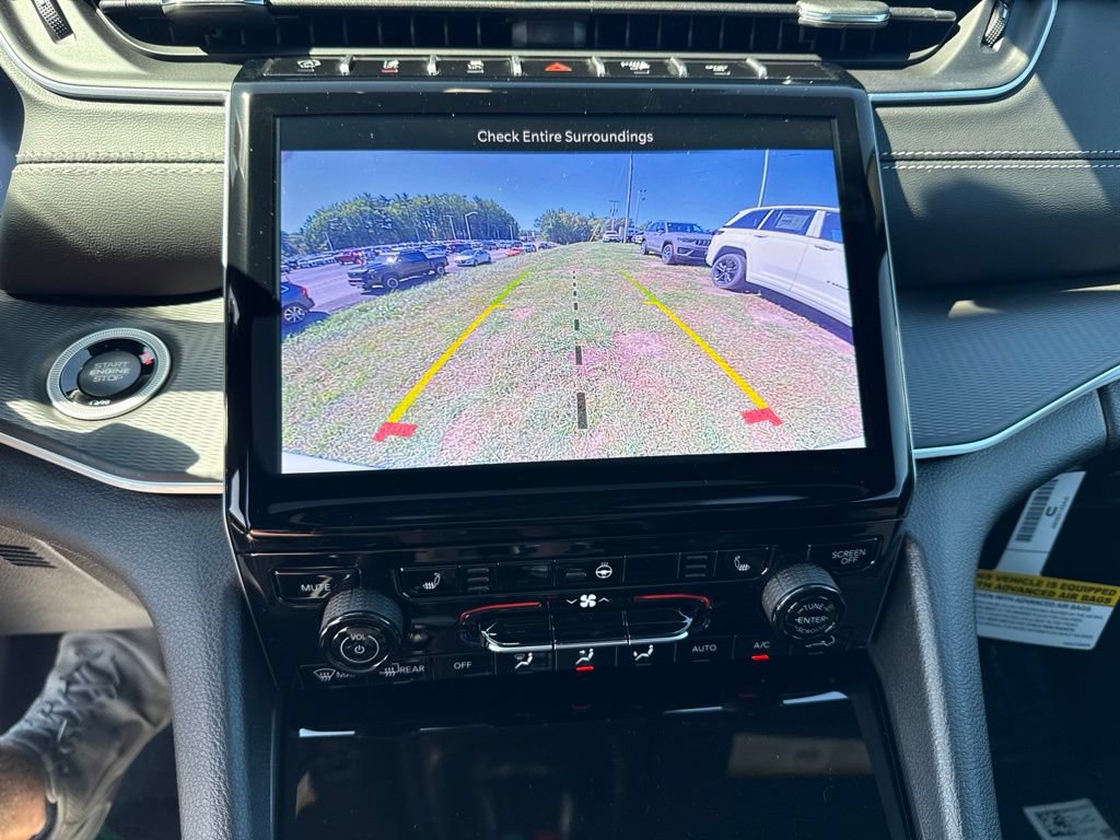 New 2027 Jeep Grand Cherokee Laredo X AWD/4WD image 13