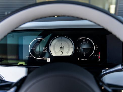 Used 2025 Rolls-Royce Cullinan image 35