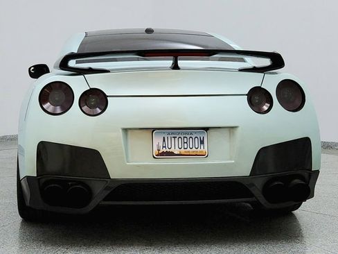 Used 2010 Nissan GT-R Premium image 4