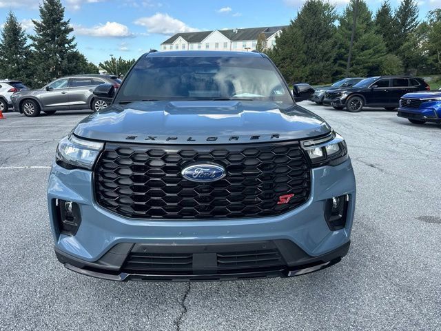 Used 2025 Ford Explorer ST w/ Sun And Sound Package RWD image 2