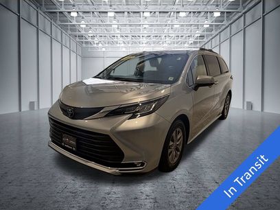 Used 2022 Toyota Sienna XLE