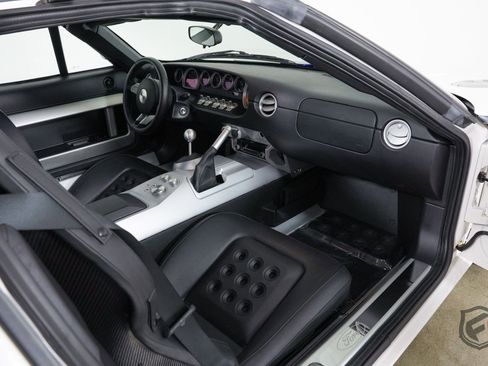 Used 2005 Ford GT image 36