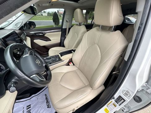 Used 2020 Toyota Highlander Limited AWD/4WD image 24