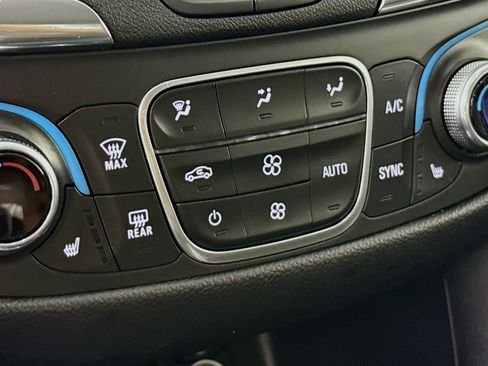 Used 2024 Chevrolet Equinox LT image 24