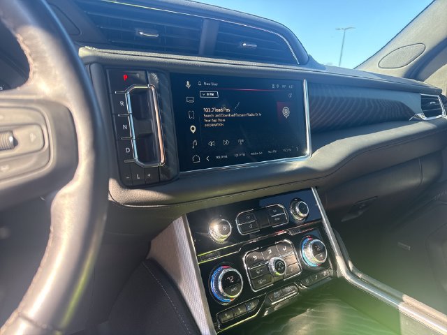 Used 2023 GMC Yukon XL Denali w/ Advanced Technology Package AWD/4WD image 18