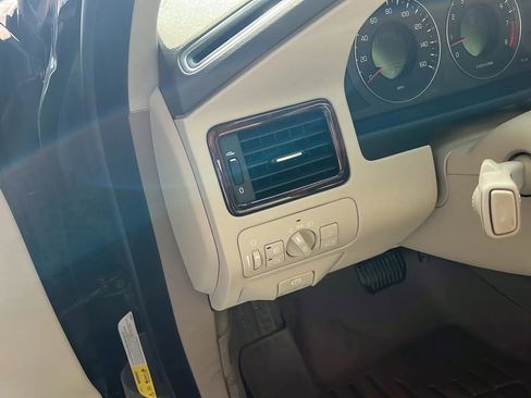 Used 2008 Volvo XC70 3.2 image 35