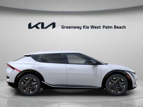 New 2026 Kia EV6 Wind RWD image 9
