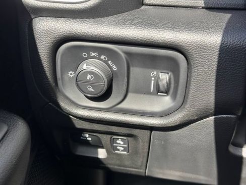 Used 2022 RAM 1500 Big Horn AWD/4WD image 17