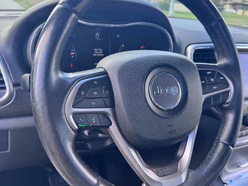 Used 2018 Jeep Grand Cherokee Altitude image 16