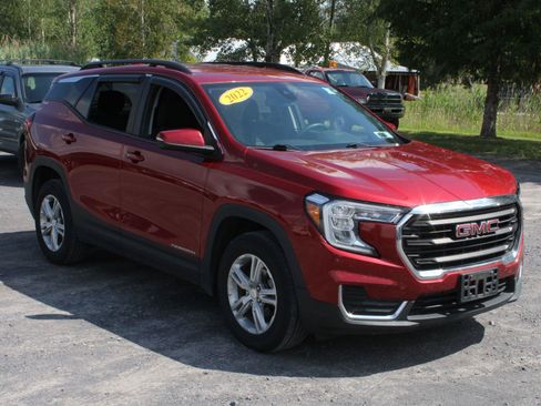 Used 2022 GMC Terrain SLE w/ Driver Convenience Package AWD/4WD image 3