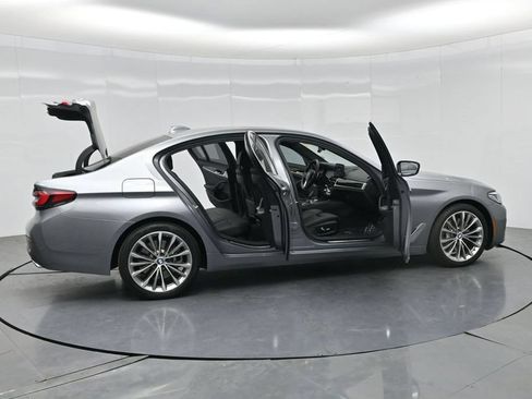 Used 2023 BMW 540i w/ Convenience Package RWD image 3
