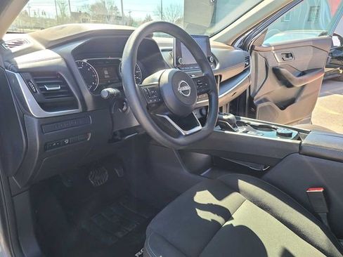 Used 2023 Nissan Rogue S AWD/4WD image 12