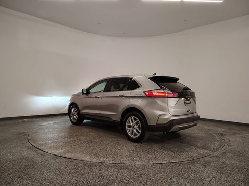 Used 2021 Ford Edge SEL image 3