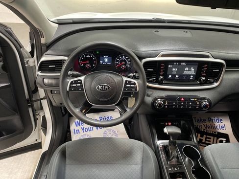 Used 2020 Kia Sorento LX image 31