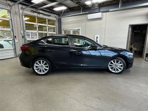 Used 2017 MAZDA MAZDA3 Touring w/ Popular Equipment Package image 6