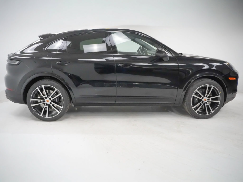 Certified 2026 Porsche Cayenne Coupe AWD/4WD image 9