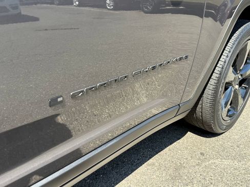 Used 2023 Jeep Grand Cherokee L Laredo AWD/4WD image 30
