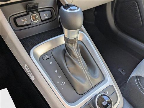 New 2025 Hyundai Venue SEL image 16