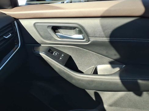 Certified 2023 Nissan Rogue SL w/ SL Premium Package image 19