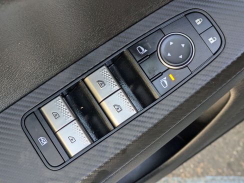 Used 2022 Mitsubishi Outlander SE image 16