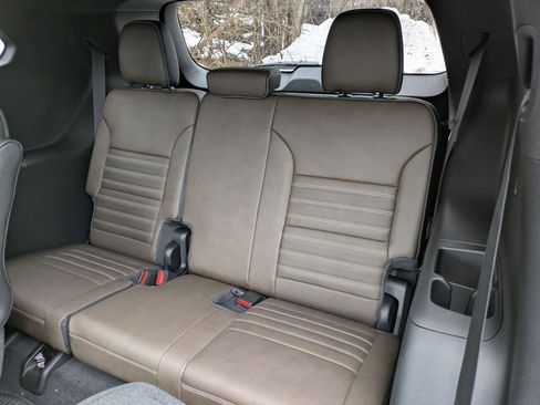 New 2026 GMC Acadia Denali Ultimate w/ LPO, Floor Liner Package AWD/4WD image 34