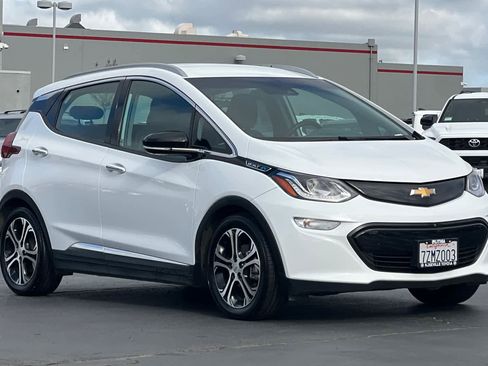 Used 2017 Chevrolet Bolt Premier w/ Driver Confidence II Package image 5