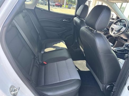 Used 2025 Chevrolet Trax LT w/ Driver Confidence Package FWD image 23