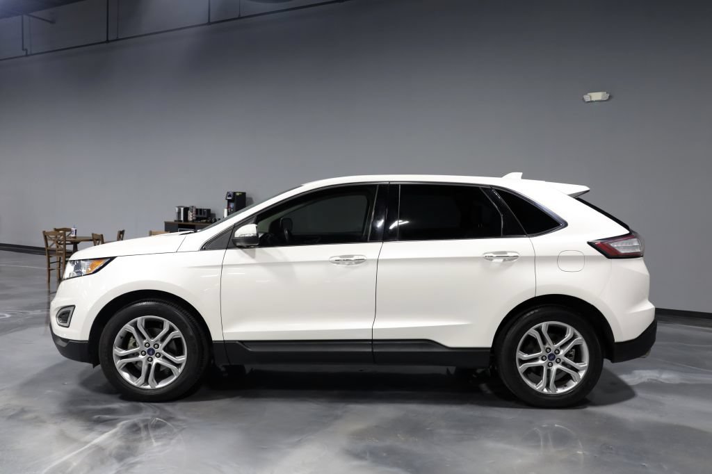Used 2018 Ford Edge Titanium w/ Technology Package FWD image 4