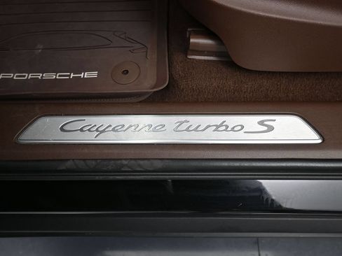 Certified 2023 Porsche Cayenne Turbo S AWD/4WD image 12