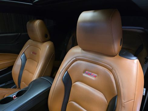 Used 2021 Chevrolet Camaro SS RWD image 19
