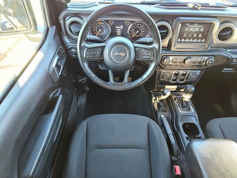 Used 2022 Jeep Gladiator Sport image 10
