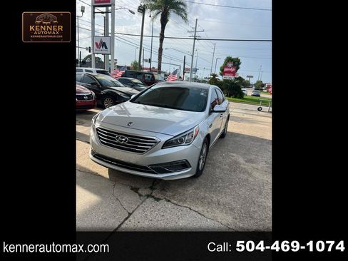 Used 2015 Hyundai Sonata SE FWD image 1