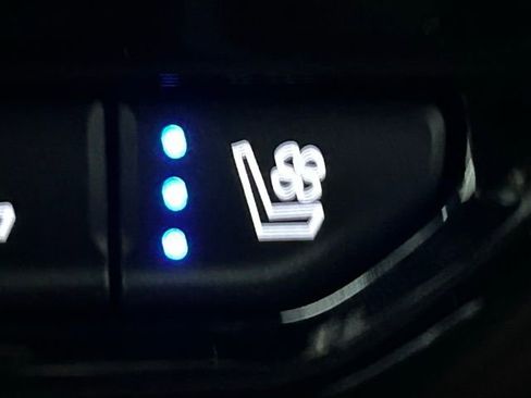 Used 2024 GMC Yukon XL Denali Ultimate image 8