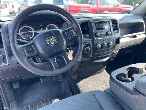 Used 2018 RAM 1500 Express AWD/4WD image 12
