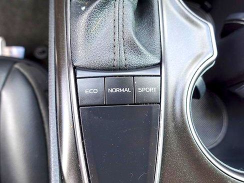 Used 2023 Toyota Camry SE FWD image 21