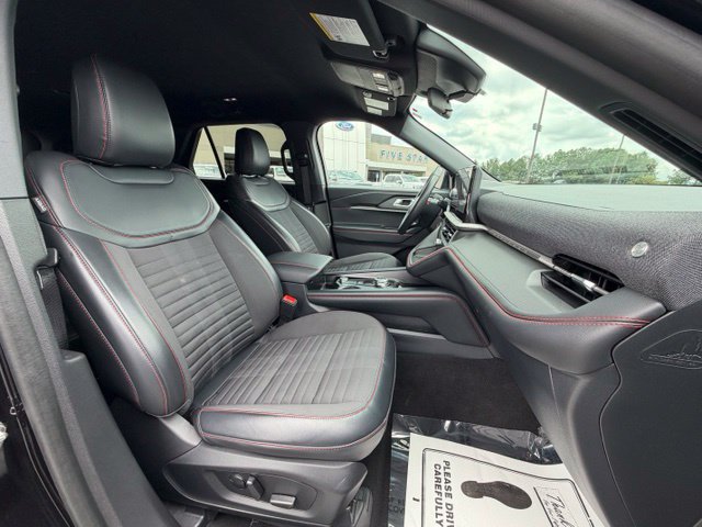 Certified 2025 Ford Explorer ST-Line AWD/4WD image 21