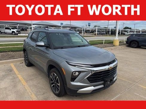 Used 2025 Chevrolet TrailBlazer LT image 1