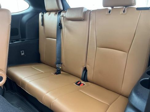 Used 2021 Toyota Highlander Platinum AWD/4WD image 19