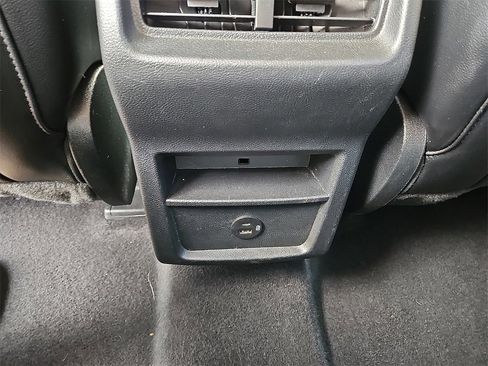 Used 2021 Ford Edge SEL image 15