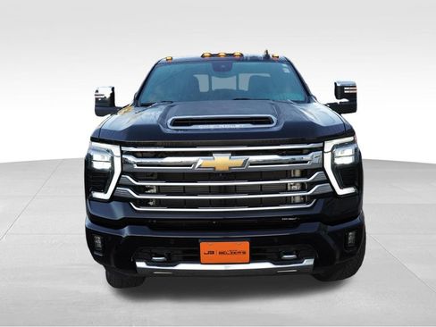 Certified 2024 Chevrolet Silverado 3500 High Country w/ High Country Premium Package AWD/4WD image 12