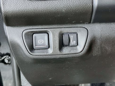 Used 2019 GMC Acadia SLT w/ LPO, Floor Liner Package AWD/4WD image 10
