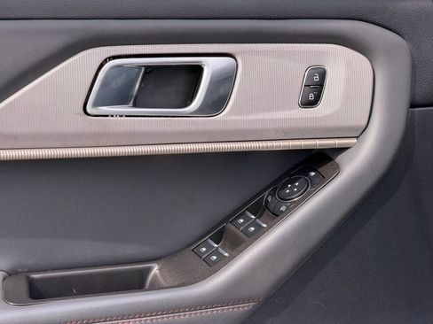 Certified 2025 Ford Explorer Active w/ Active Comfort Package image 28
