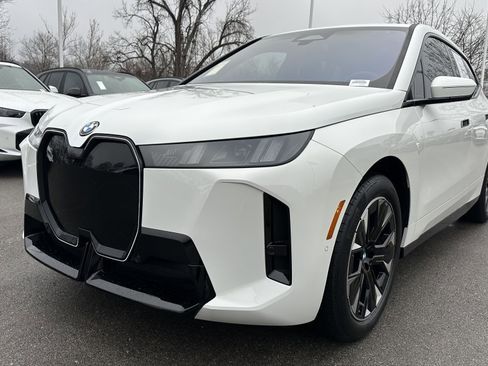 New 2026 BMW iX xDrive45 image 5