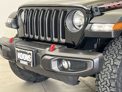 Used 2022 Jeep Wrangler Unlimited Rubicon w/ Cold Weather Group AWD/4WD image 27