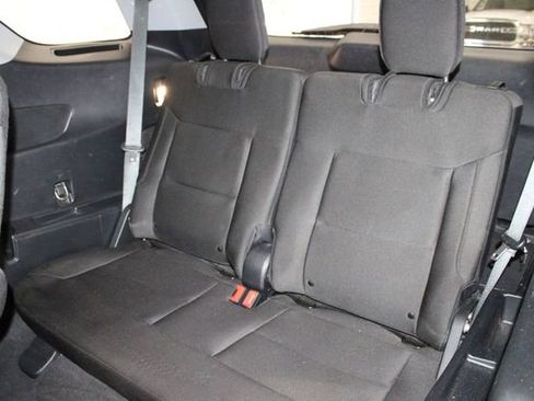 Used 2022 Ford Explorer XLT RWD image 13