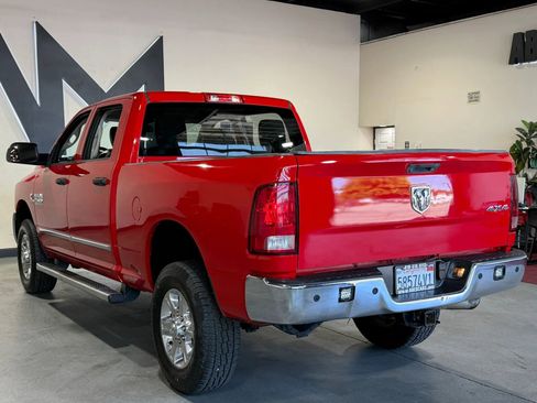 Used 2015 RAM 2500 Tradesman w/ Chrome Appearance Group AWD/4WD image 4