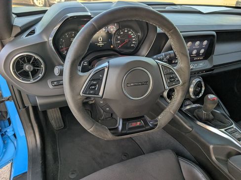 Used 2022 Chevrolet Camaro SS RWD image 9