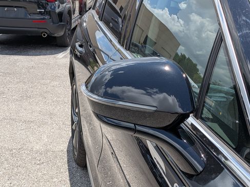 Used 2023 Lincoln Corsair Reserve w/ Equipment Group 201A image 12